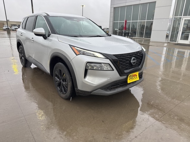 Used 2023 Nissan Rogue SV with VIN 5N1BT3BA6PC835418 for sale in Watford City, ND