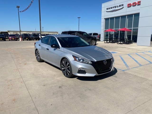 Used 2022 Nissan Altima SR with VIN 1N4BL4CV9NN359832 for sale in Watford City, ND