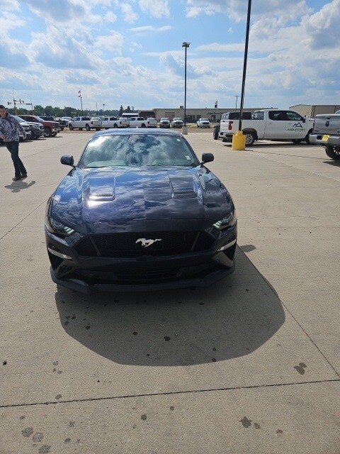 2021 Ford Mustang GT photo 3