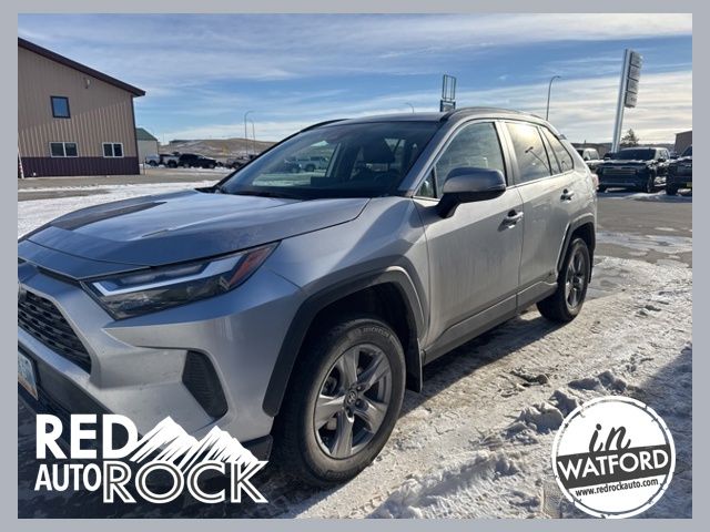 2025 Toyota RAV4 XLE's photo