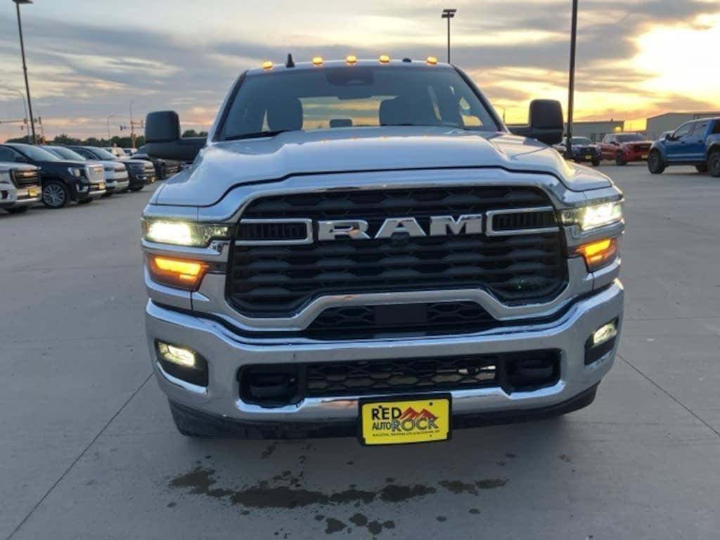 New 2025 Ram 3500 Chassis Cab 3500 TRADESMAN CREW CAB CHASSIS 4X4 60' CA Pickup