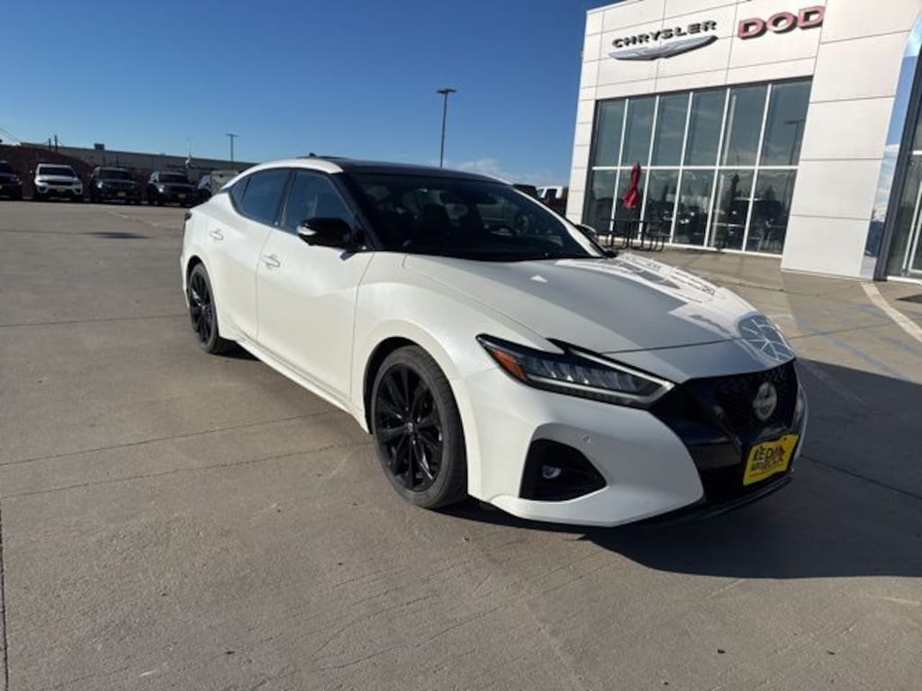 Used 2023 Nissan Maxima SR Sedan