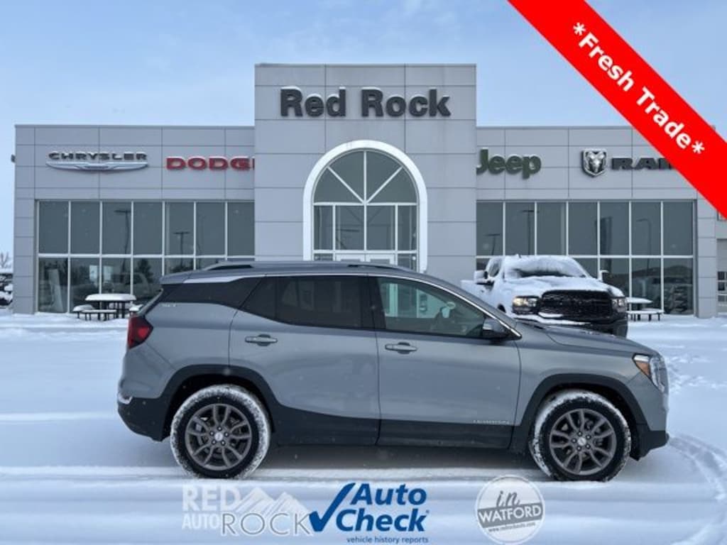 Used 2024 GMC Terrain SLT SUV