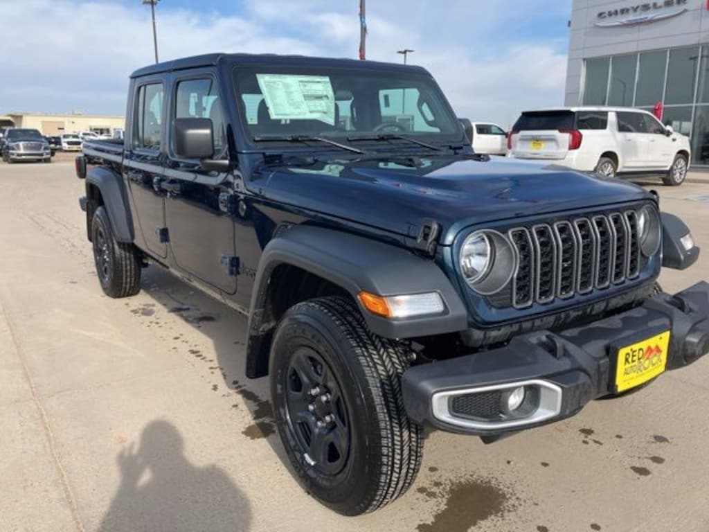New 2025 Jeep Gladiator SPORT 4X4 Pickup