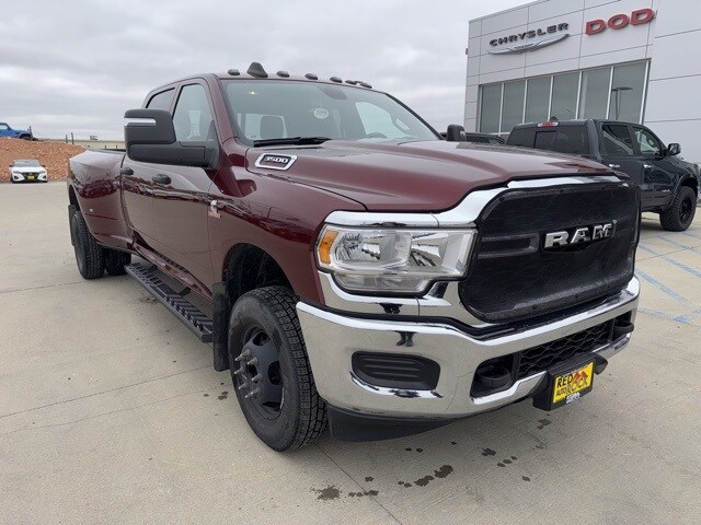 2024 Ram 3500 Tradesman photo 2