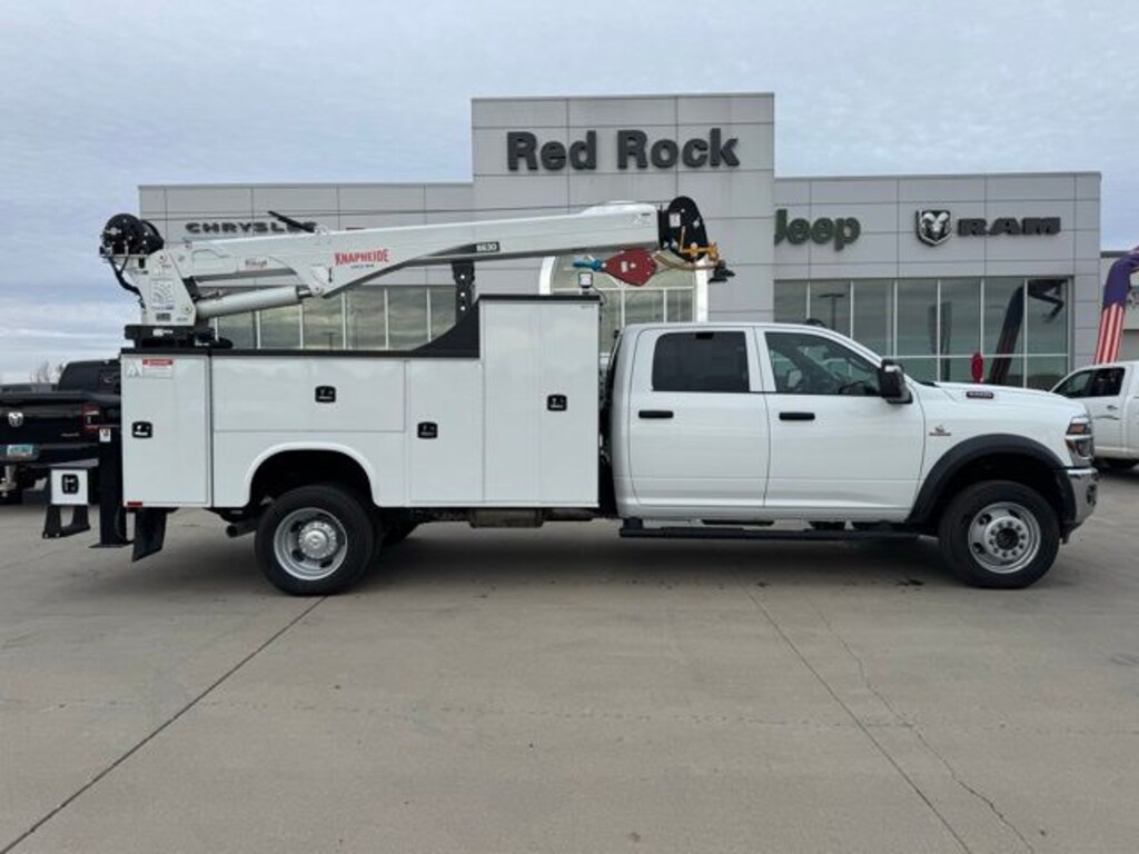 New 2026 Ram 5500 Chassis Cab TRADESMAN CREW 4X4 84' CA Pickup