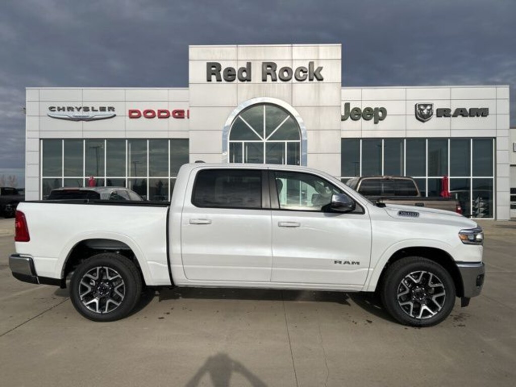 New 2026 Ram 1500 LARAMIE CREW CAB 4X4 5'7 BOX Pickup