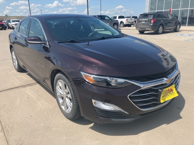 Used 2020 Chevrolet Malibu 1LT with VIN 1G1ZD5ST3LF119638 for sale in Watford City, ND
