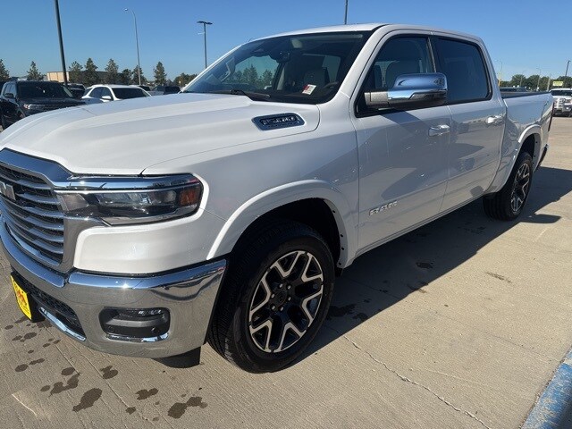 2026 Ram 1500 Laramie photo 3