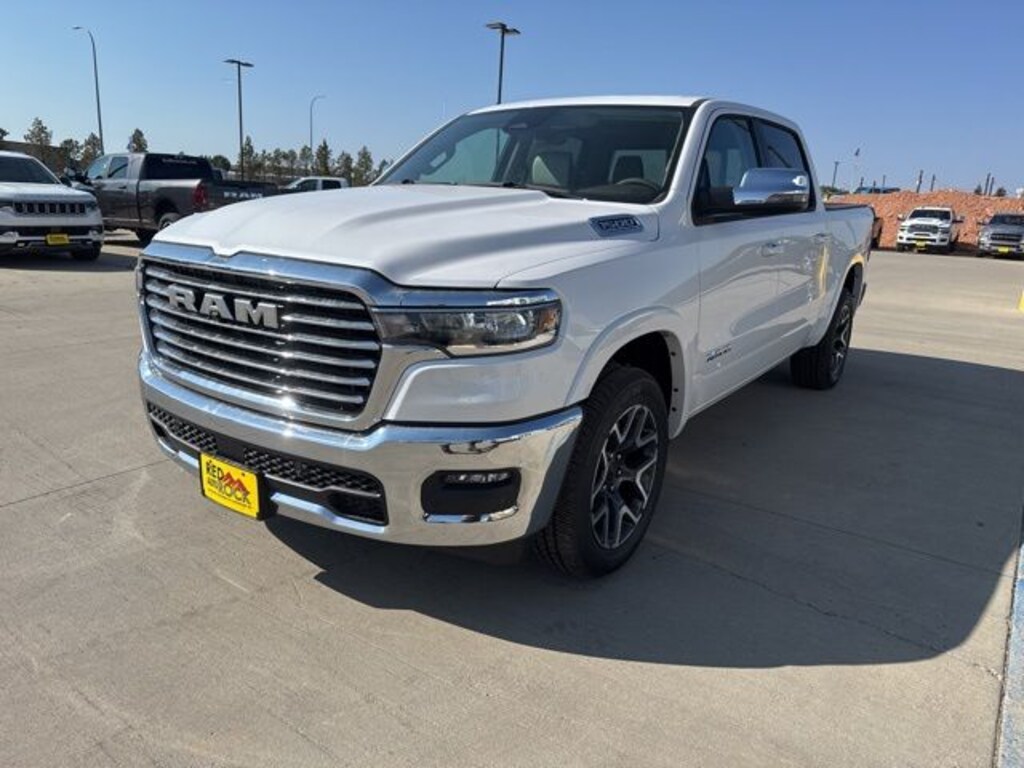 New 2026 Ram 1500 LARAMIE CREW CAB 4X4 5'7 BOX Pickup