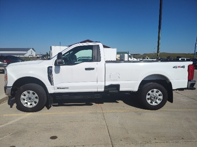 2024 Ford F-350 photo 2