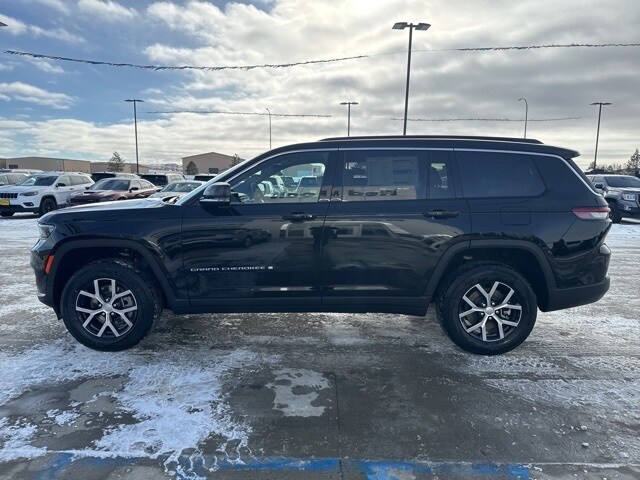 2025 Jeep Grand Cherokee Limited photo 2