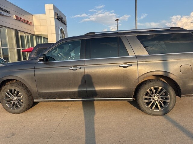 2020 Ford Expedition MAX Limited photo 3