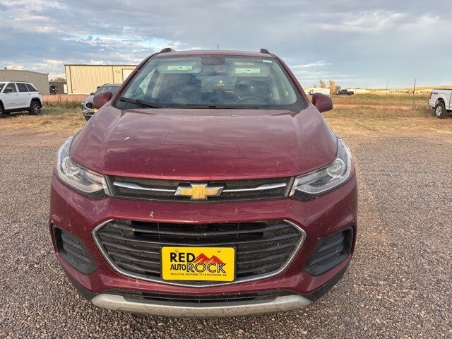 2022 Chevrolet Trax LT photo 2