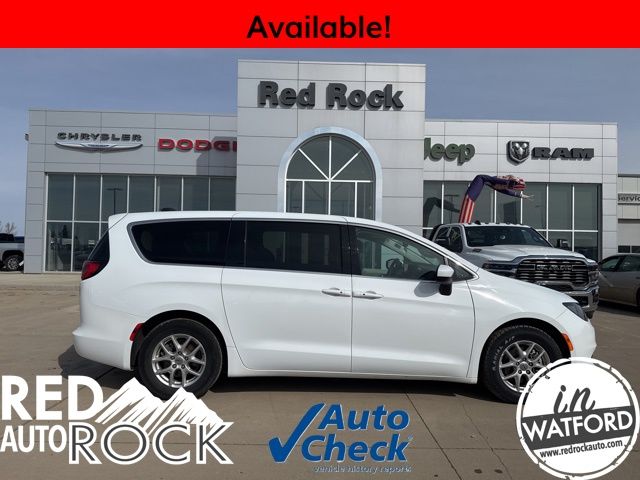 2023 Chrysler Voyager LX