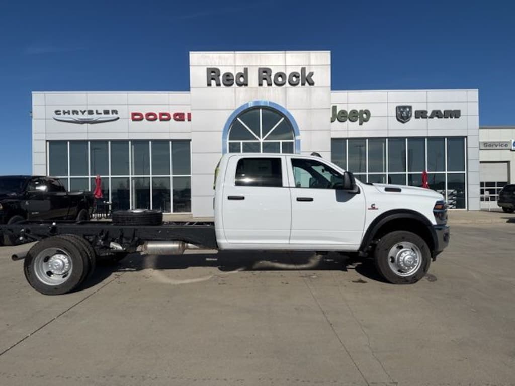 New 2026 Ram 4500 Chassis Cab TRADESMAN CREW 4X4 84' CA Pickup