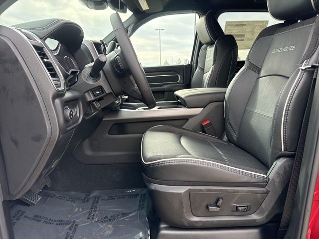 2026 RAM 3500 Laramie - Photo 23