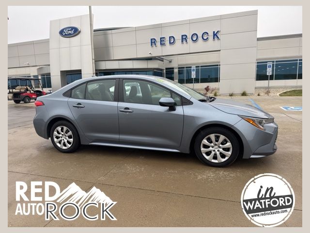 2024 Toyota Corolla LE's photo