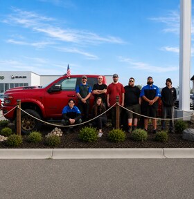 Staff member Technicians & Detail from ID_755a1f369d52