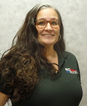 Staff member Lyn Reeves from ID_ff9ffd8dcc51