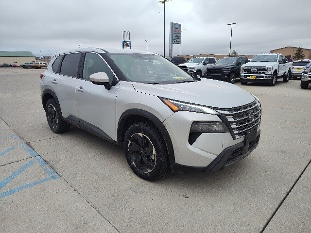 2025 Nissan Rogue SV photo 2