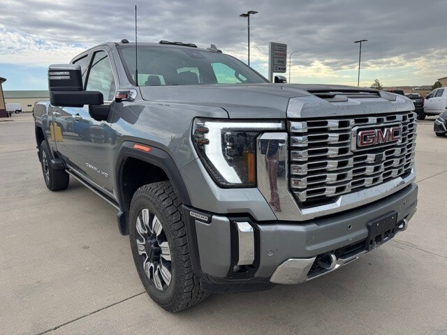 2024 Gmc Sierra HD Denali photo 2