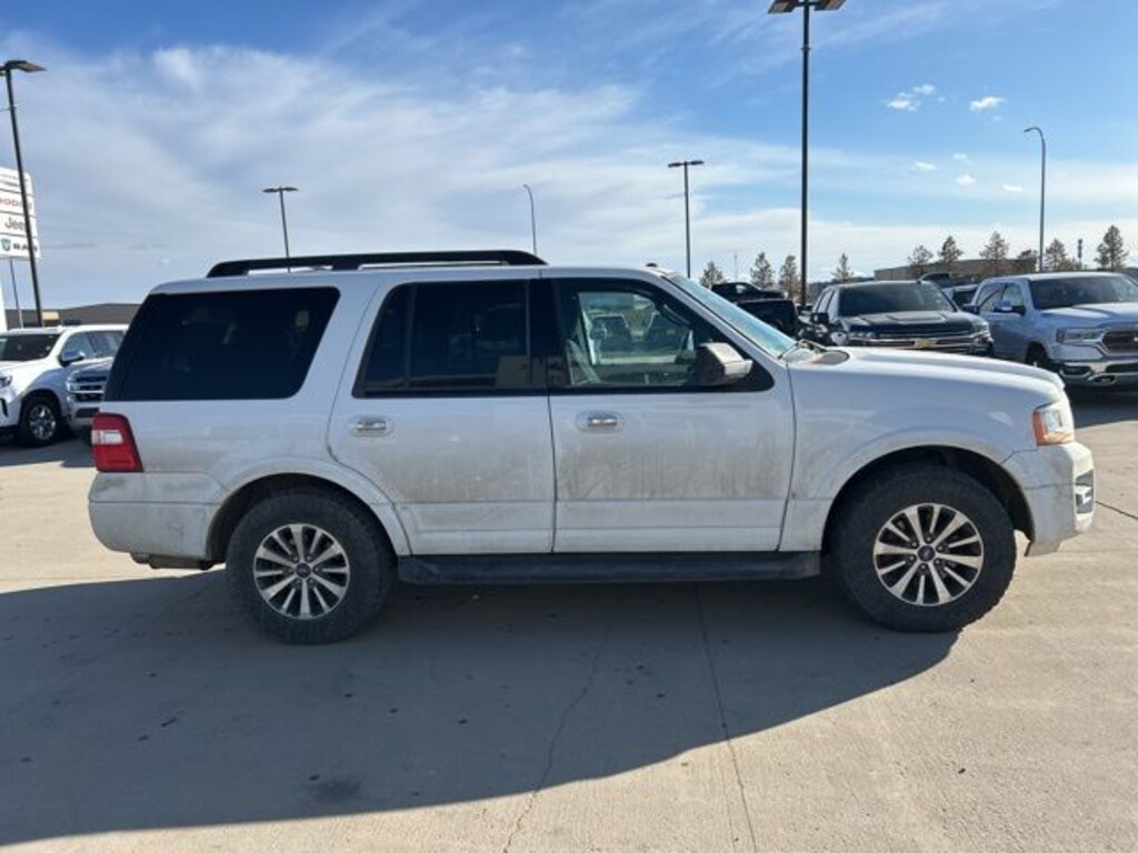 Used 2017 Ford Expedition XLT SUV