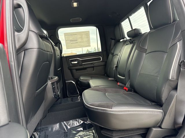 2026 RAM 3500 Laramie - Photo 18