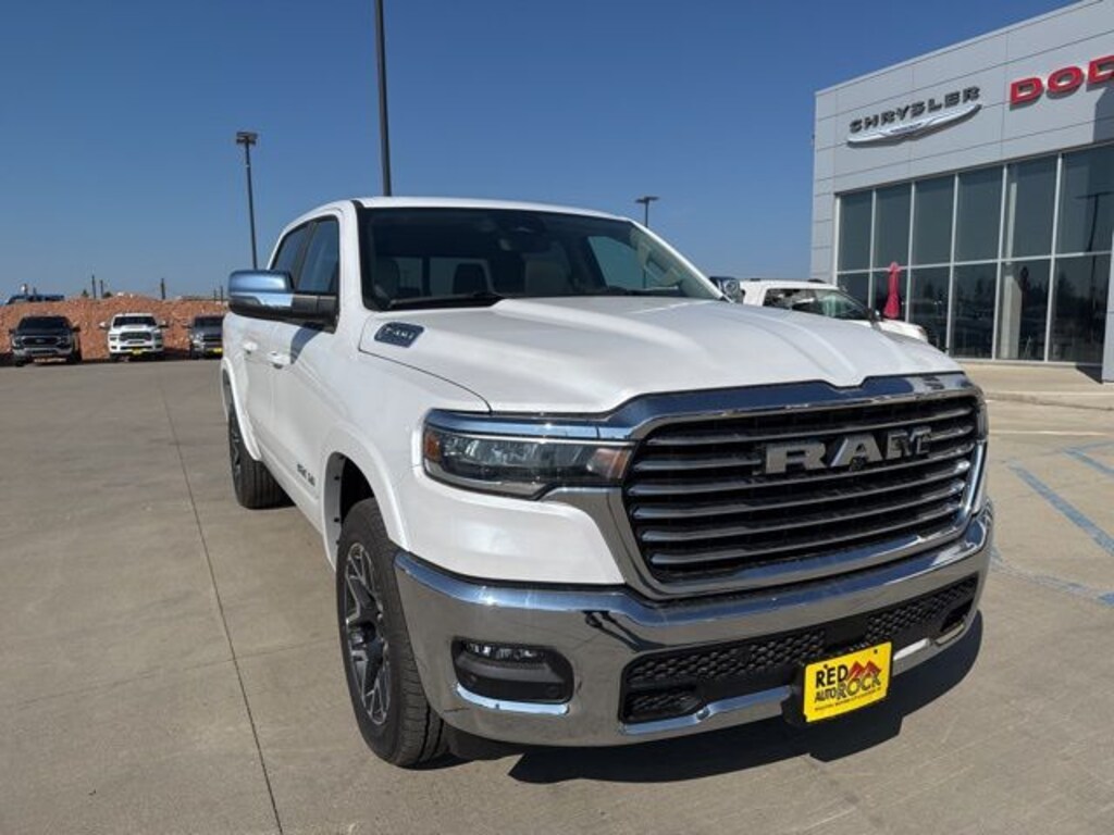 New 2026 Ram 1500 LARAMIE CREW CAB 4X4 5'7 BOX Pickup
