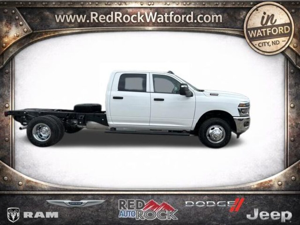 New 2026 Ram 3500 TRADESMAN CREW CAB CHASSIS 4X4 60' CA Pickup