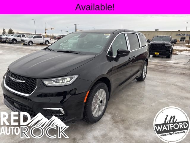 2026 Chrysler Pacifica Select's photo