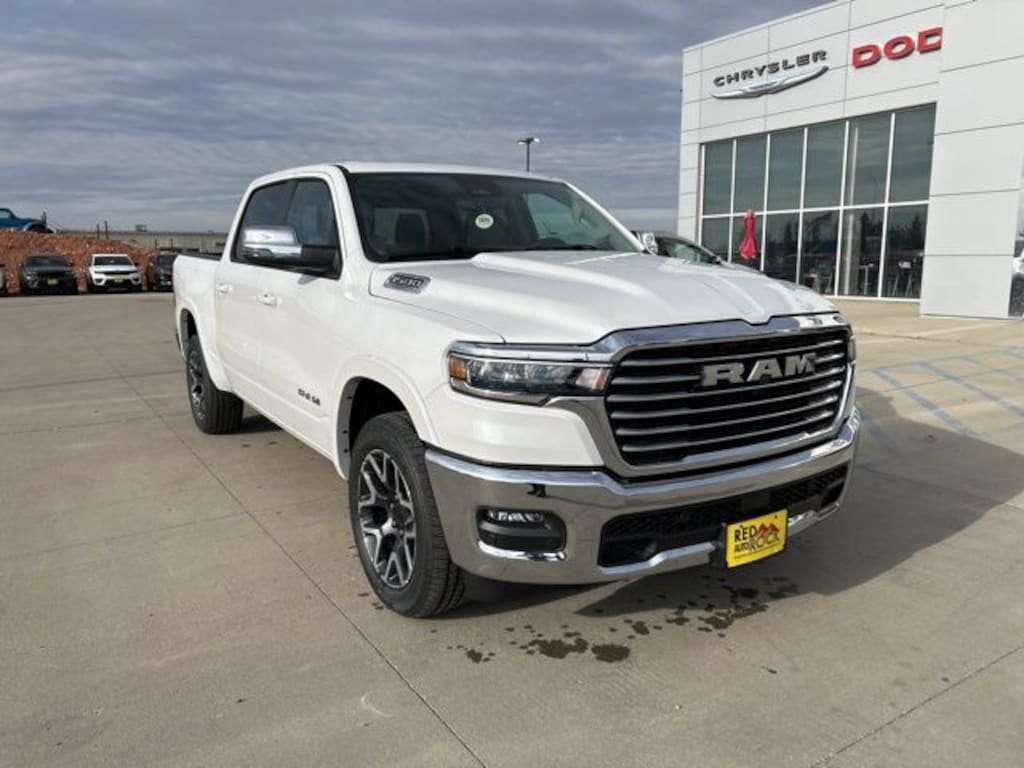New 2026 Ram 1500 LARAMIE CREW CAB 4X4 5'7 BOX Pickup