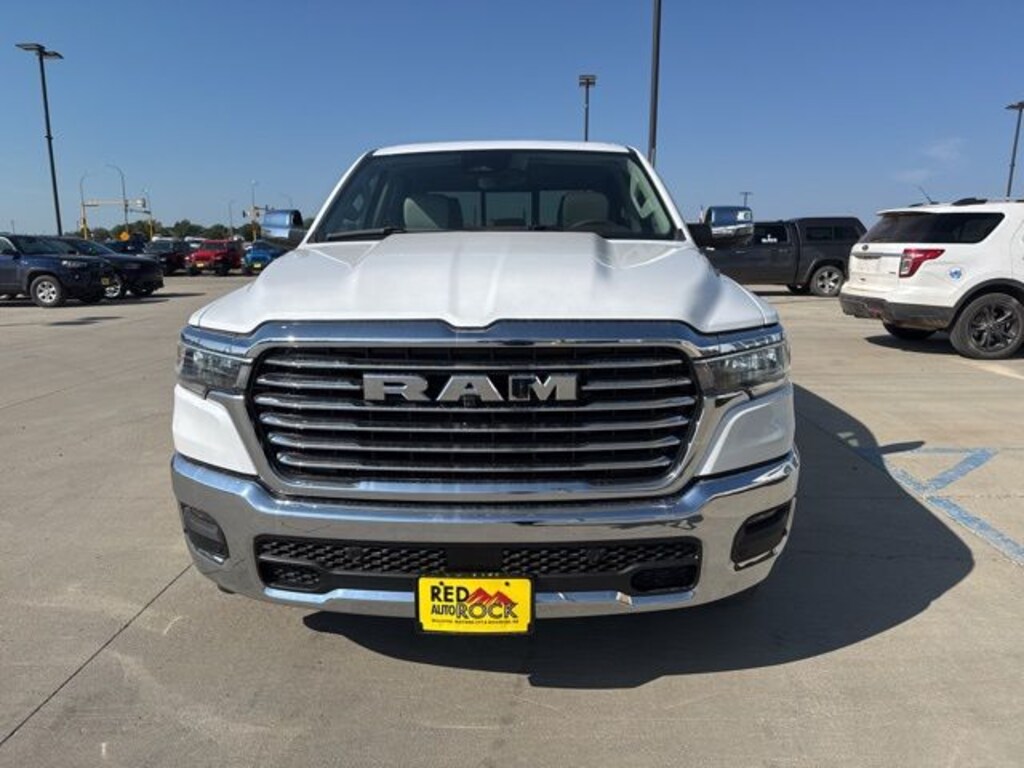 New 2026 Ram 1500 LARAMIE CREW CAB 4X4 5'7 BOX Pickup