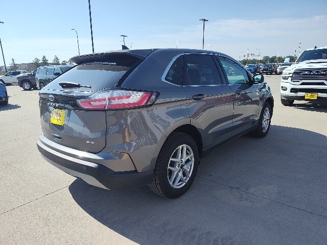 2024 Ford Edge SEL photo 4