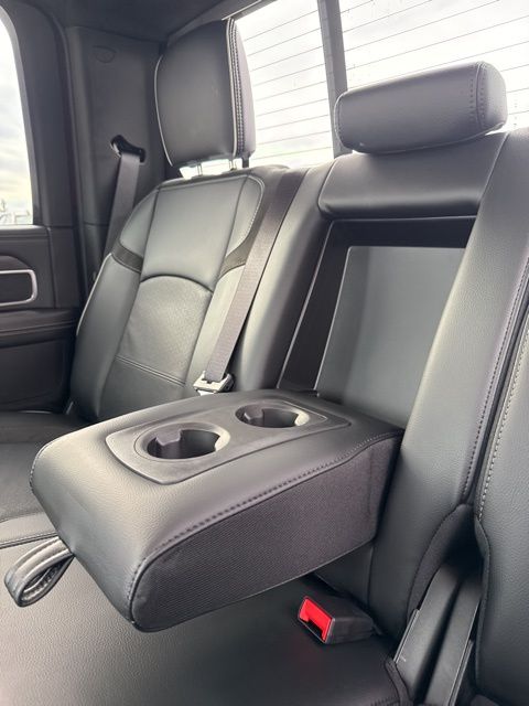 2026 RAM 3500 Laramie - Photo 15