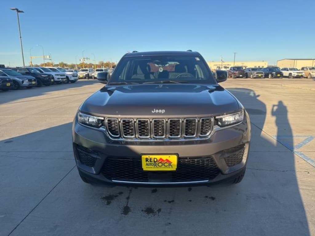 New 2025 Jeep Grand Cherokee LAREDO X 4X4 Sport Utility
