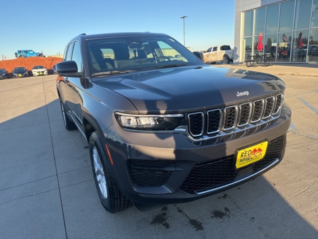 New 2025 Jeep Grand Cherokee LAREDO X 4X4 Sport Utility