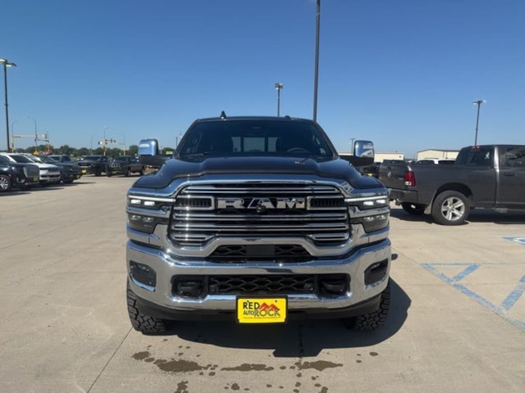New 2025 Ram 2500 LARAMIE CREW CAB 4X4 6'4 BOX Pickup