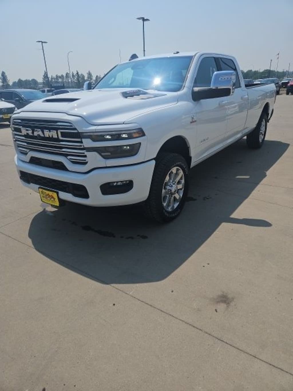 New 2025 Ram 3500 LARAMIE CREW CAB 4X4 8' BOX Pickup