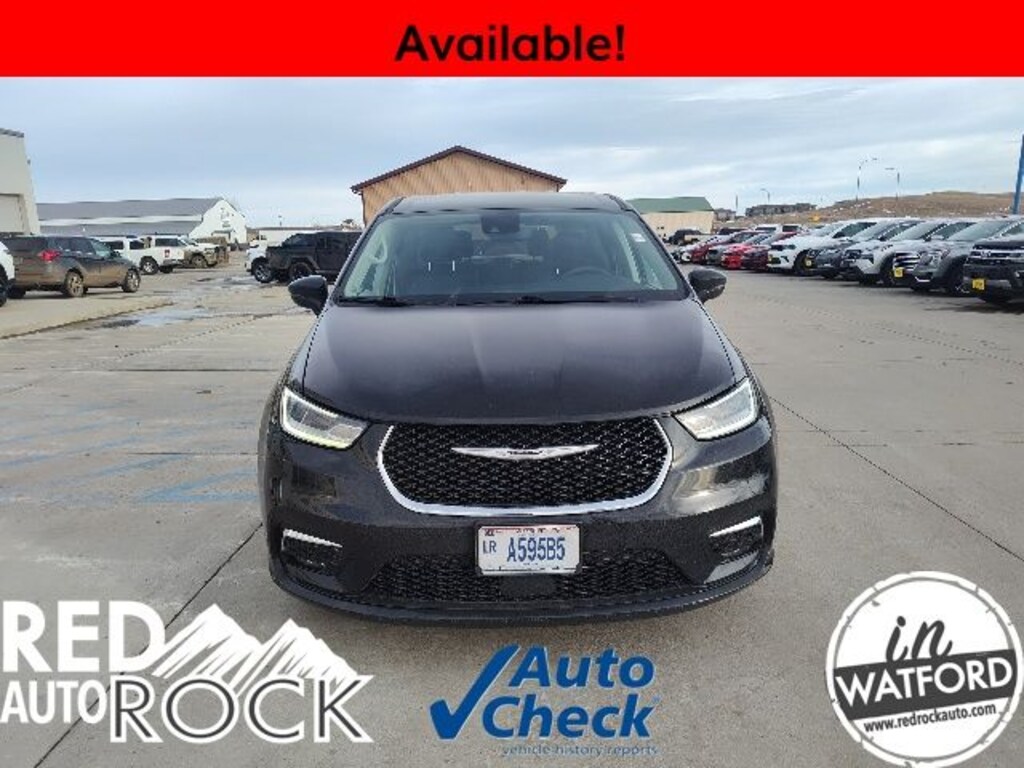 Used 2024 Chrysler Pacifica Touring L Minivan/Van