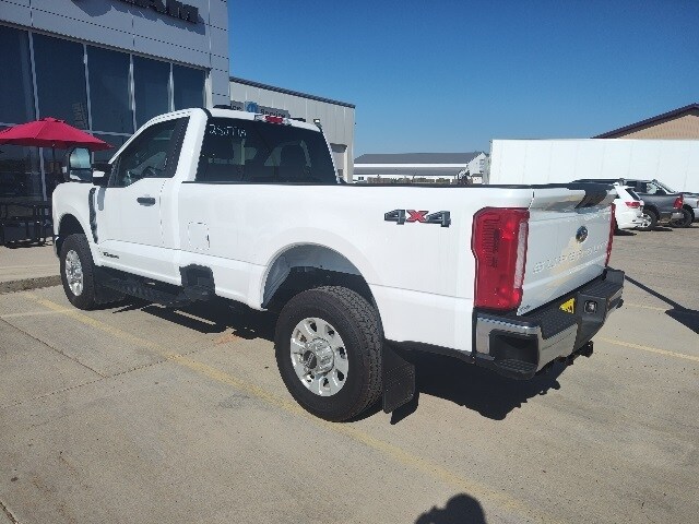 2024 Ford F-350 photo 3