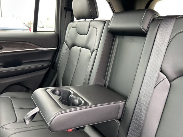 2026 Jeep Grand Cherokee Limited - Photo 16