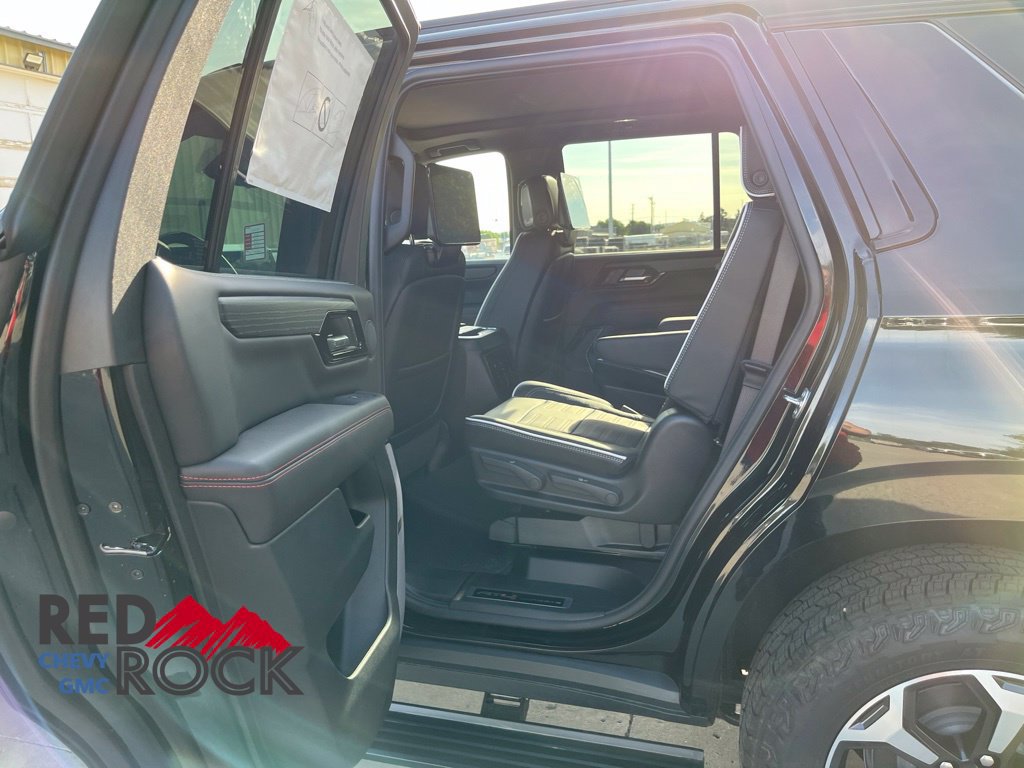 2026 GMC Yukon AT4 Ultimate - Photo 10