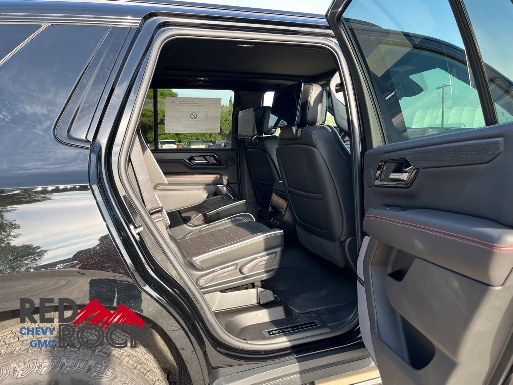 2026 GMC Yukon AT4 Ultimate - Photo 12