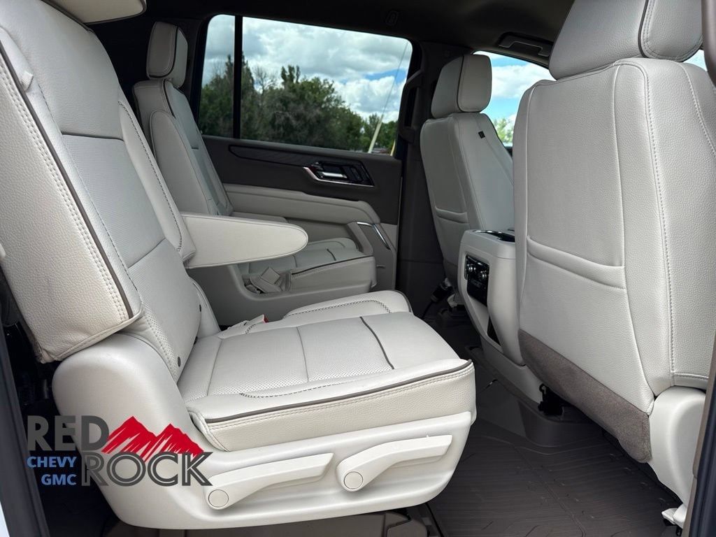 2026 GMC Yukon XL Denali - Photo 13