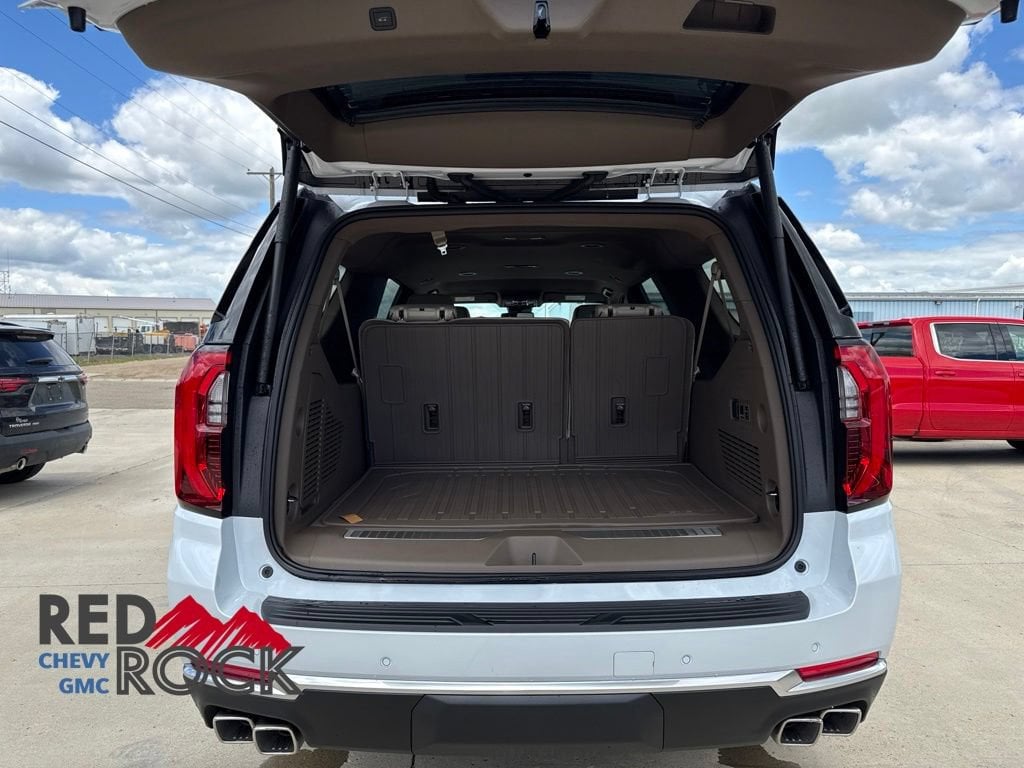 2026 GMC Yukon XL Denali - Photo 9