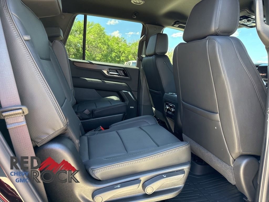 2026 GMC Yukon Denali - Photo 13
