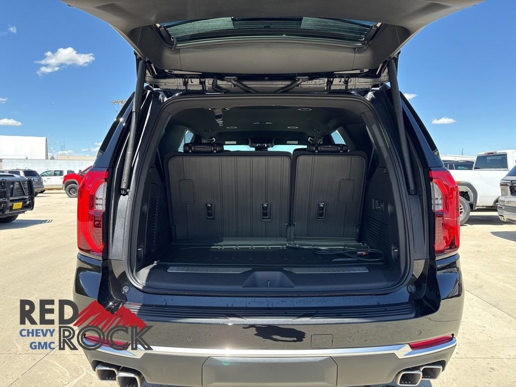 2026 GMC Yukon Denali - Photo 9