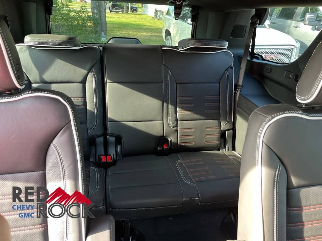 2026 GMC Yukon AT4 Ultimate - Photo 17