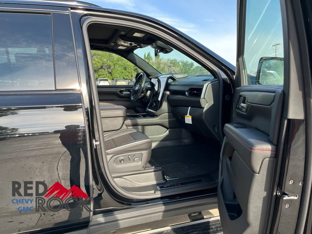 2026 GMC Yukon AT4 Ultimate - Photo 12